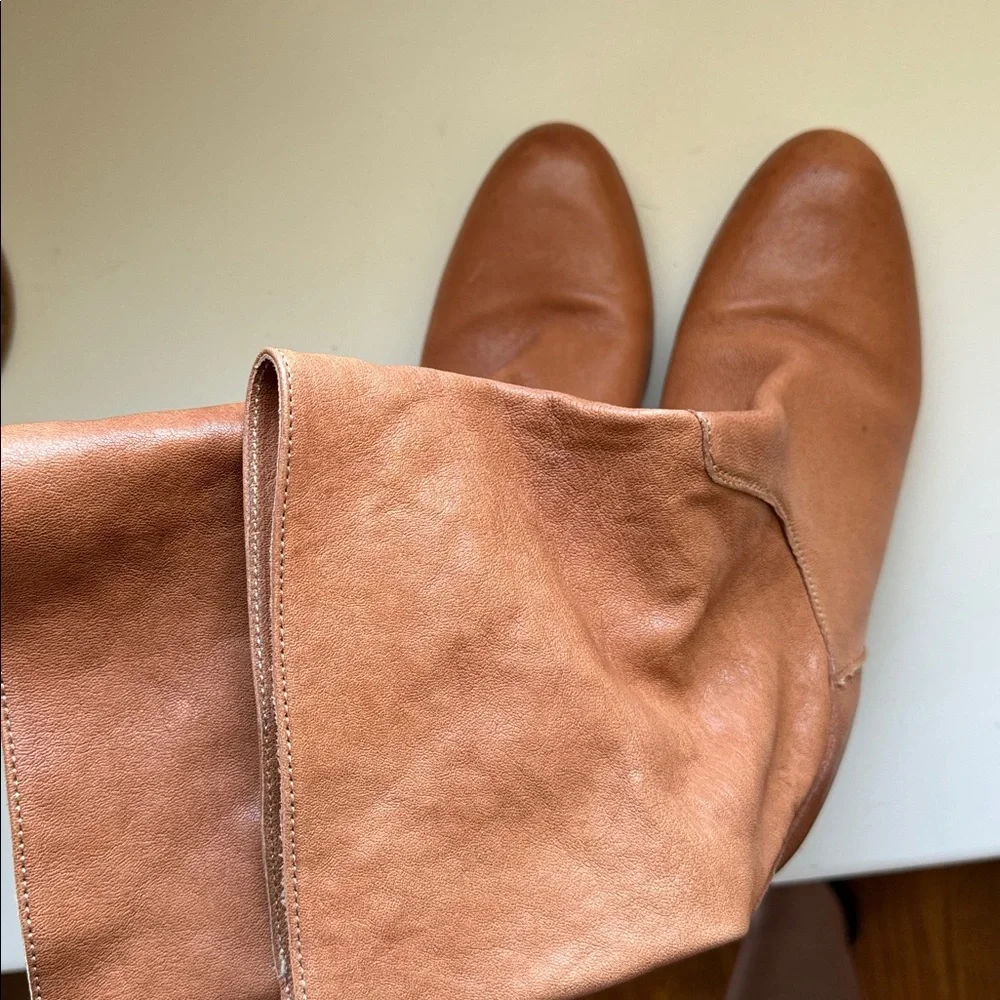 Vero Cuoio Tan Leather Heeled Booties